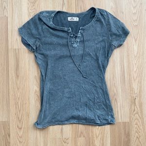 grey hollister tee